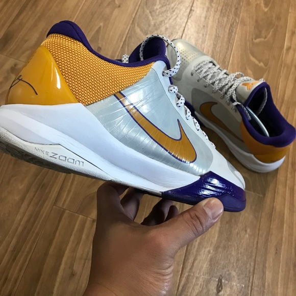 SOLD kobe zoom V - lakers home colorway - Picture 2 of 7